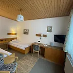 Restaurant-pension Dorfwirt Bad Kleinkirchheim